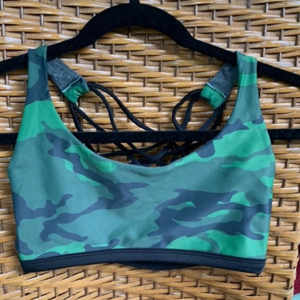 Crossfit Barbell Cartel camo Sports bra S